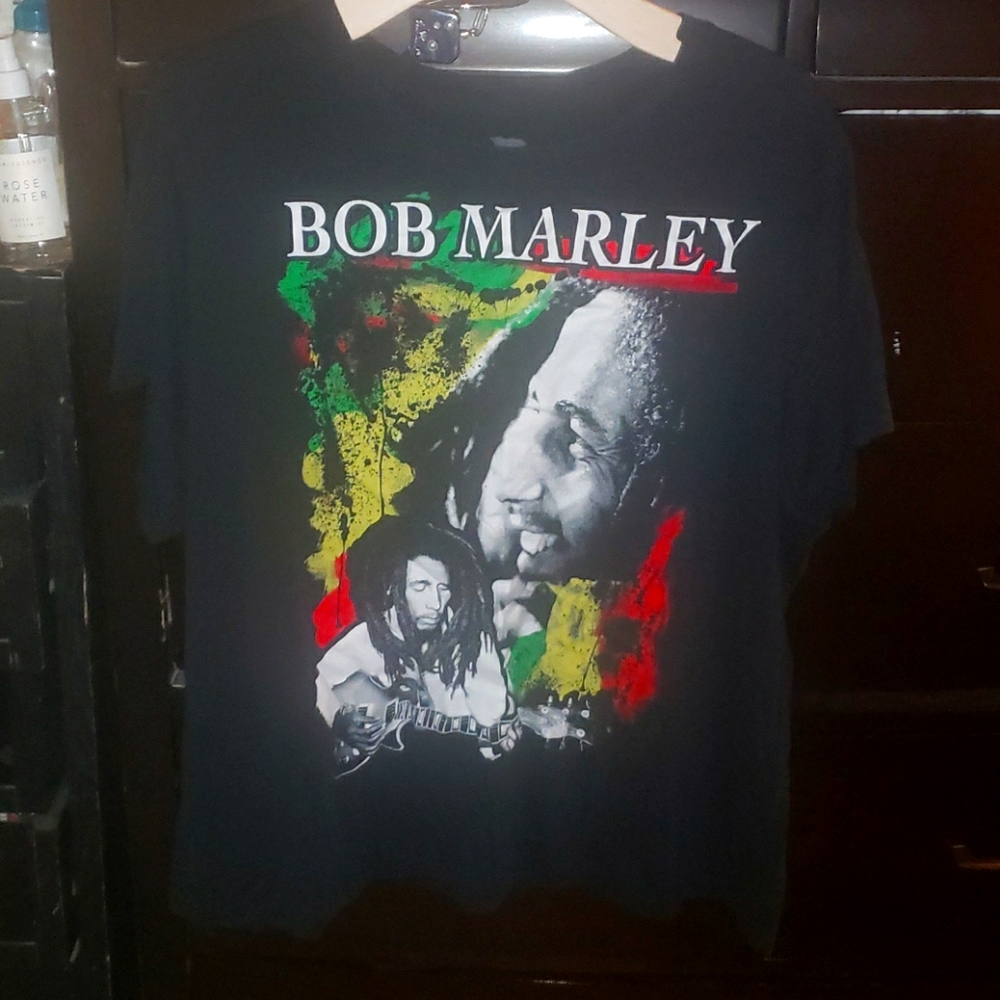 Tee shirt